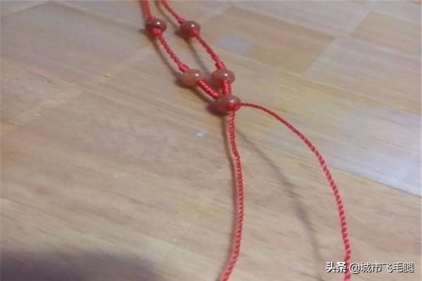 红绳项链编织方法？