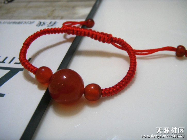 本命年佩戴的各式红绳手链，来看看吧