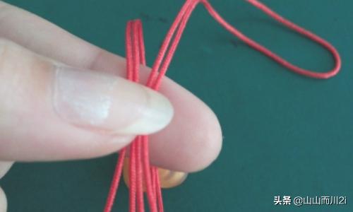 手工编织：简单红绳戒指花的制作？