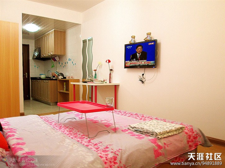 8号线凌兆新村站，一室户酒店式公寓，价格1500元-2300元之间。