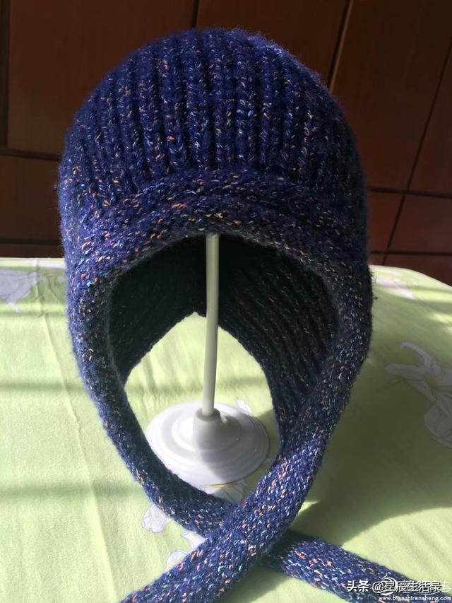 女士护耳帽子的编织方法？