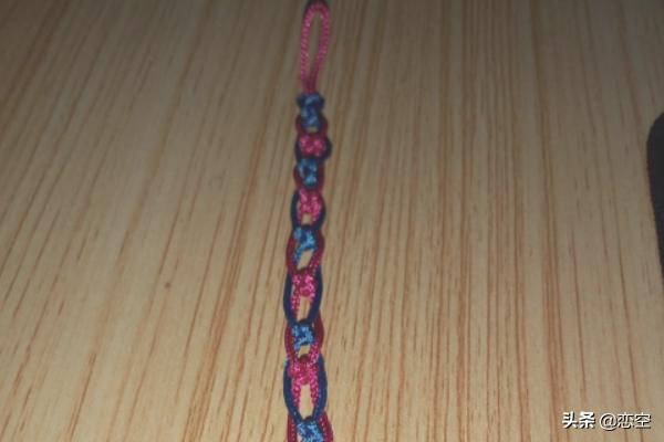 手工编织:双色十字结手链的简单编法（两根线）？