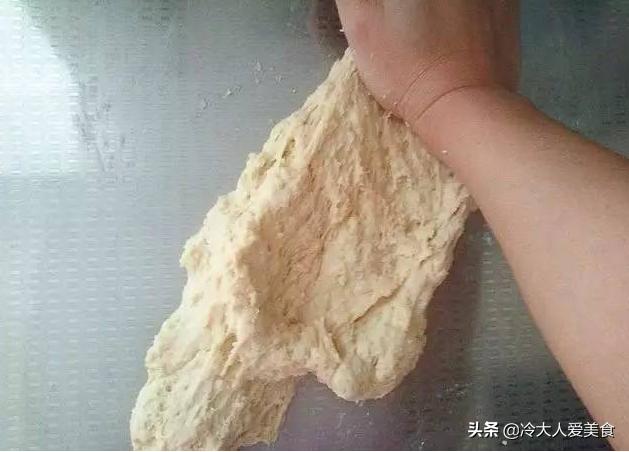 制作面包怎么和面才能起丝？