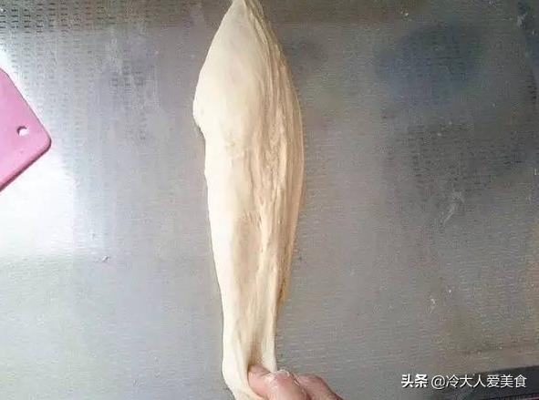 制作面包怎么和面才能起丝？