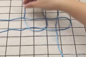 如何用绳子编一个精致的小挂饰？