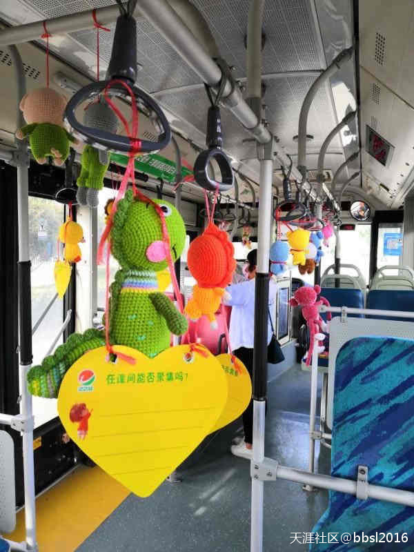 半年时间手工编织50余件玩具，郑州这对夫妻给孩子们送节日礼物！(转载)