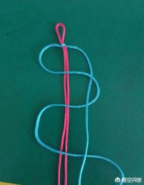 如何用两根丝带编一个手链？